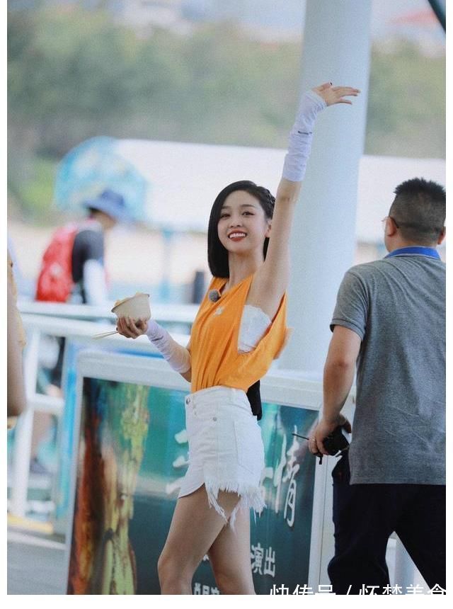 吳宣儀|吳宣儀《奔跑吧》路透,黃色背心白短褲清純可愛,整個人狀態(tài)好好