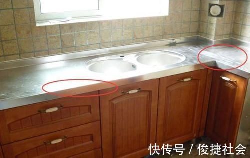 玻璃胶|厨房台面要怎么设计,挡水条要怎么装,我家竟然没装