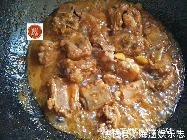 这样烧排骨，做法简单味道超好，色泽比饭店的都要好看！