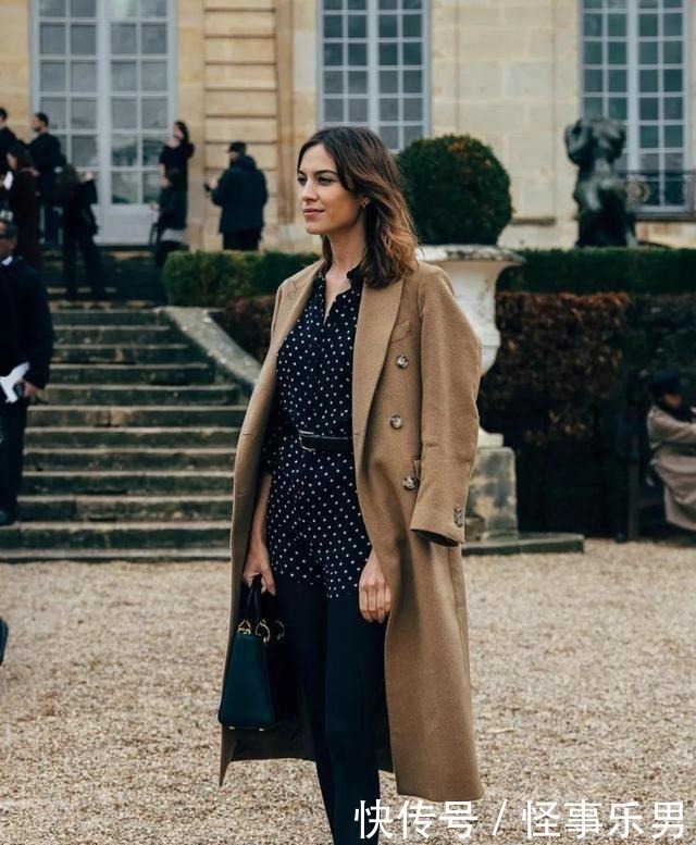 三四十岁的女人少穿焦糖色,多穿这3个高级色,洋气时髦又显白!