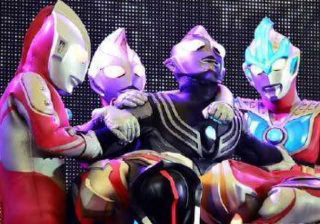 奥特曼版权引发“商战”，A站表示有24部，B站28部，腾讯88部完胜！