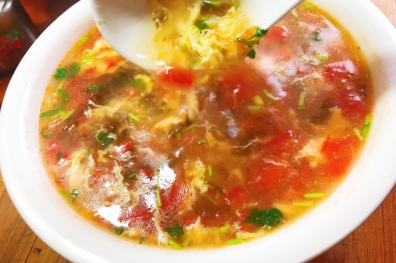 做蛋花汤，蛋液下锅前先做一步，蛋花均匀细腻，香浓又粘稠，好喝