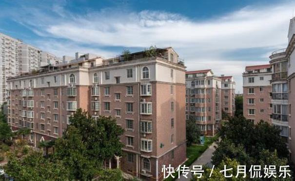 边户|一起买的房子,为何西户被抢空,东户却没人要楼市专家给出答案