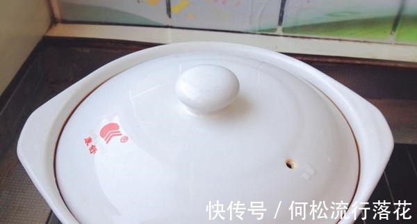 小米|老人多喝粗粮粥养胃促消化,试试多见的南瓜小米粥,便宜又好做!