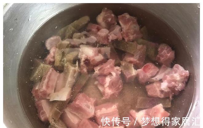 腌笃鲜|晚餐这菜，是江南人家餐桌上百吃不厌的一道菜，咸鲜入味，营养好