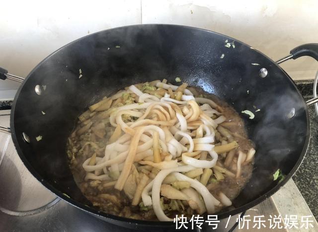 我们家最爱的炖菜,简单易做还下饭,不能用盘,必须用碗装才过瘾