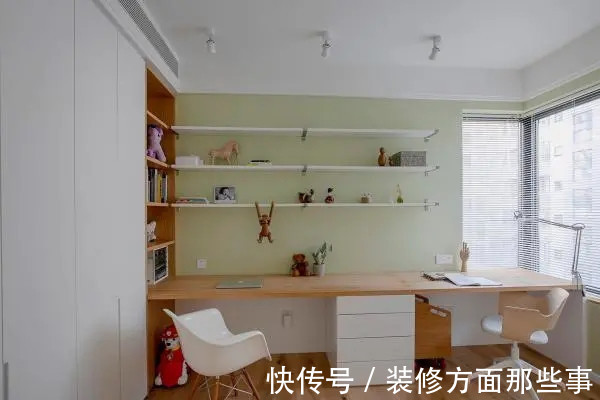 客厅|140平简约风三居室,封闭露台扩大客厅休闲工作两不误