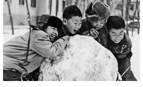 年轻人|躺平VS不会吧，白岩松惹怒全网的背后，是年轻人“希望”的茫然和无力“挣扎”的生活