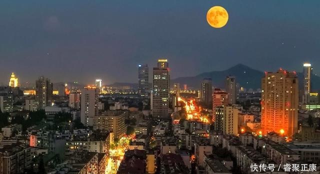 中国|中国夜景最美的四座城市，一座比一座漂亮，有你的家乡吗？