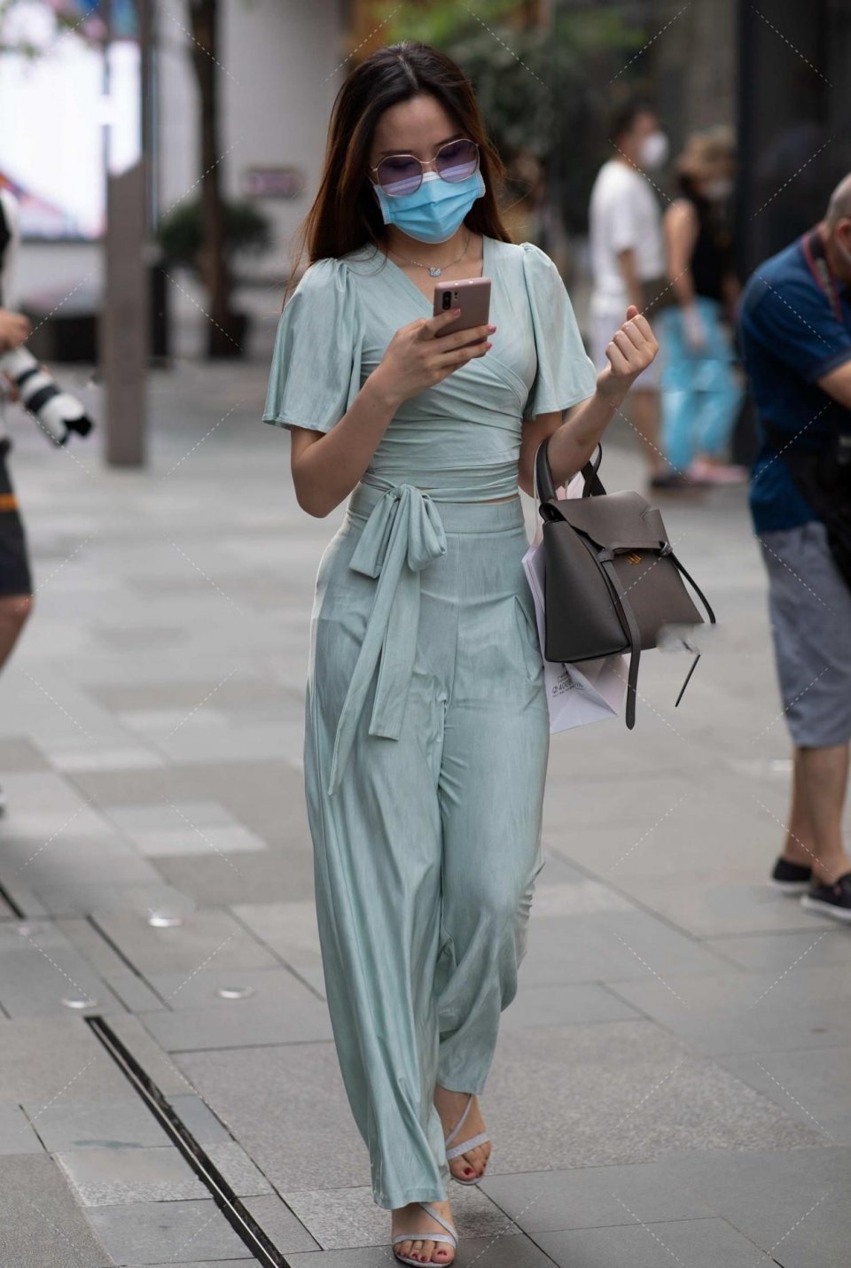 高跟鞋|时尚大气的贵妇,走在大街上展现出强大的气场,我要娶她做老婆!