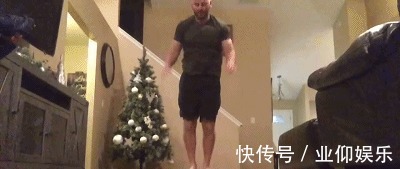 波比跳|波比跳是燃脂杀手!胖大叔每天坚持100个,2周后会发生什么