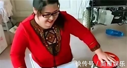 残疾人|“无腿妈妈”在不顾所有人反对下,生下一对双胞胎,后来怎么样了