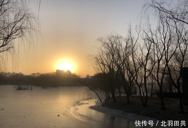 十神|四柱之间是什么关系？老话说：“时月同辉，年日无忧”，啥意思？