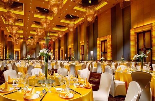 中年|同样是住人,为什么一个叫酒店一个叫宾馆?内行人告诉你区别