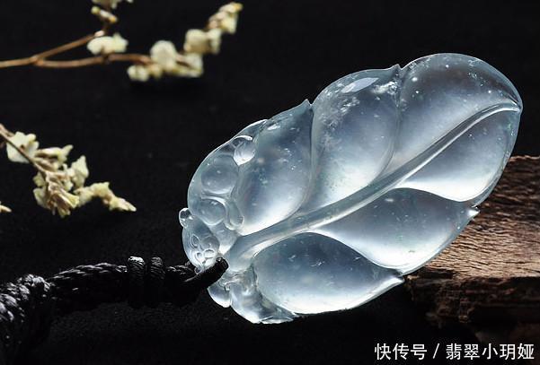 翡翠挂件如何搭配挂绳会更好看?