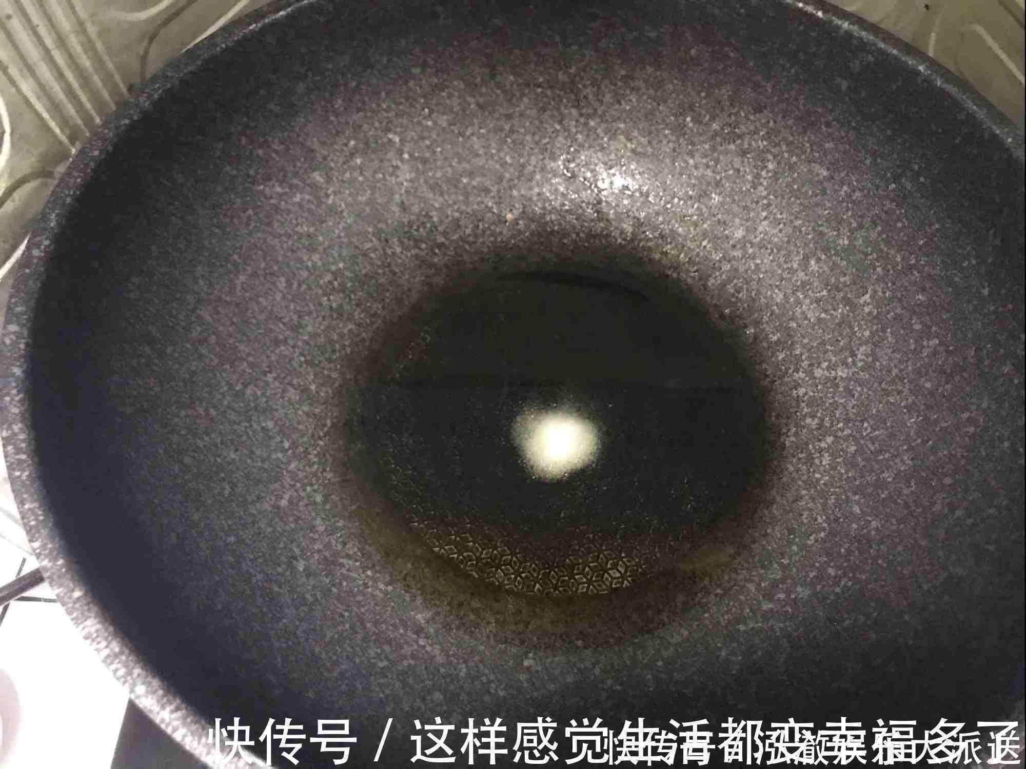 大厨教你炒土豆丝,学会这1个小技巧,做的比饭店的还香!