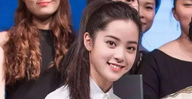 扎发|女生尽量别披头散发,试试最近很火的“女神扎发”,温柔还显气质