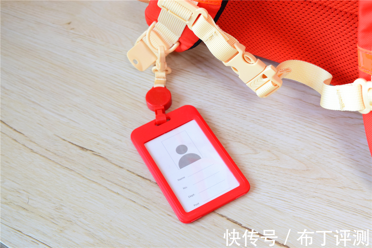 书包|悬浮减重设计,送给孩子更好的开学礼物,能抗菌还能减压护脊!