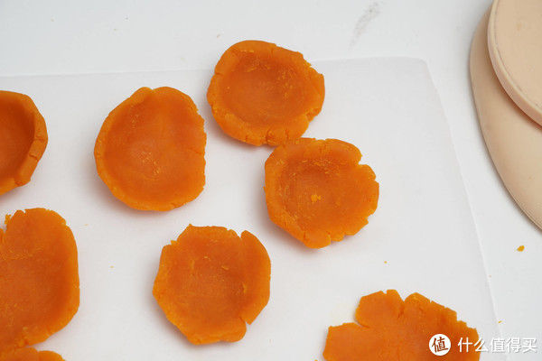 黄馅|老纪烘焙工坊 篇三十:中秋节它来了!今年教你奶黄流心月饼,好吃的不行,而且非常简单,有手就行