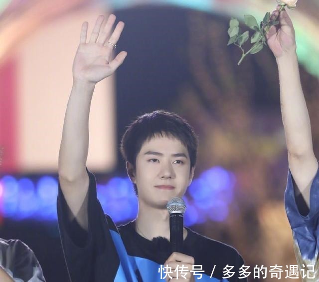 这就是街舞|王一博《天天向上》可爱治愈啵,在舟山海边散步,吃舟山美食~!