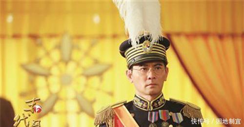 公交|溥仪坐公交被认出 有人跪地大叫皇上 溥仪13个字众人无言!