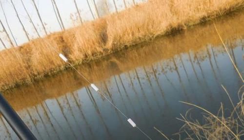 冬季鱼儿藏得深，选择钓法很关键，这种钓法简单实用，最适合冬钓