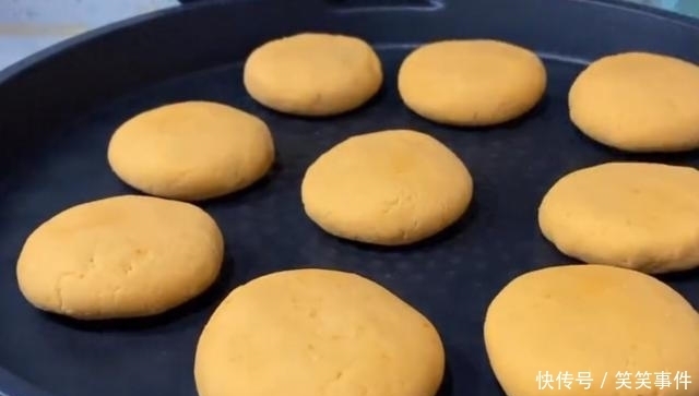 红薯全身是宝,不用炒不用炖,加一碗糯米粉,好吃到拿走都不换