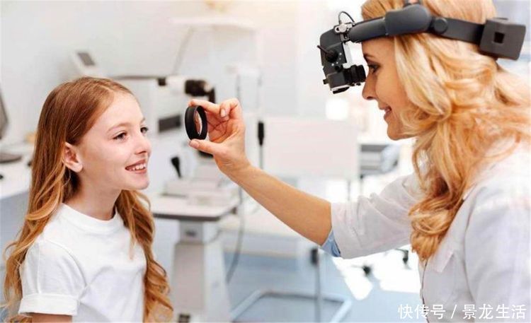 孩子|从小“近视”和不近视的孩子,长大后颜值有啥区别?过来人:差距