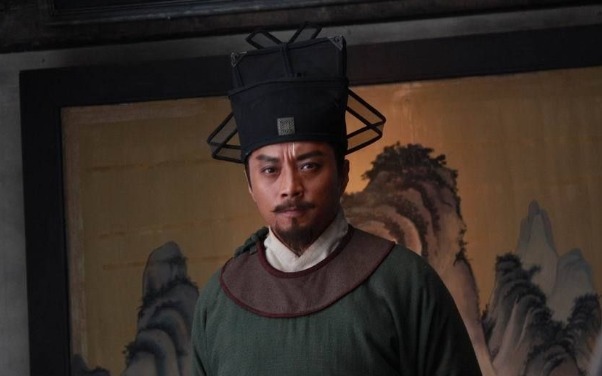 适合|最适合当梁山头领的人,不是宋江也不是晁盖,而是明哲保身的他