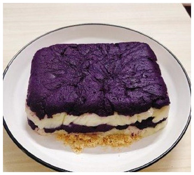 出门买蛋糕费时又费心，简单几步就能在家做，不仅自由还干净卫生