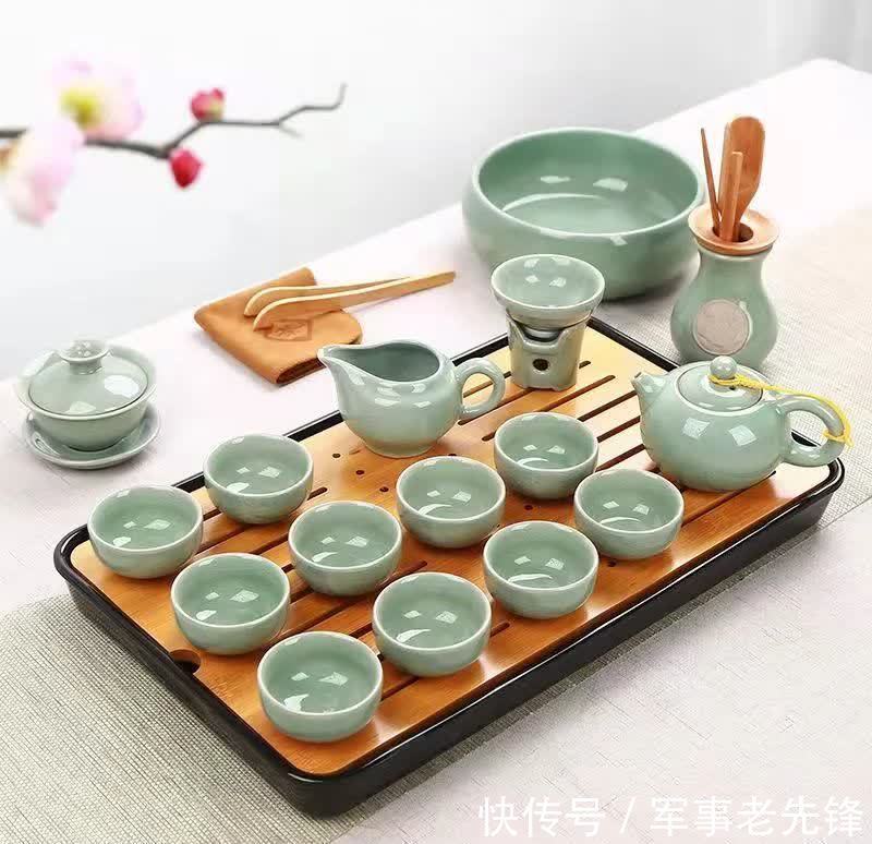 人生$一茶,一书,一牵手