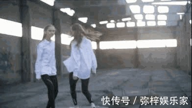 娃娃领 白衬衫+长裤原来还有这么多讲究!不同年龄段搭配出不同的味道