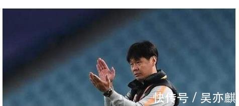 主教练|日本国脚因李霄鹏怂了?一席话惹国足球迷献策:让你15分钟何妨