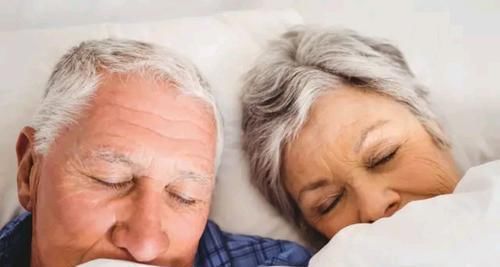 晚上几点睡觉叫“熬夜”？熬夜了能补回来吗？希望你能够正确对待