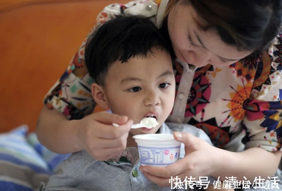 鸡蛋羹|小男孩一天抽搐二十几次,颅内取出9厘米寄生虫,无知母亲惹的祸