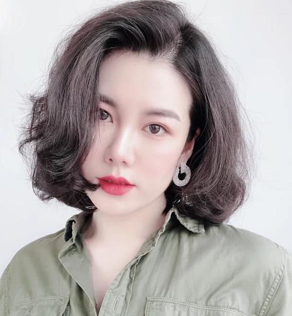 四五十岁的女人，留短不留长，试下面的造型显气质又好看