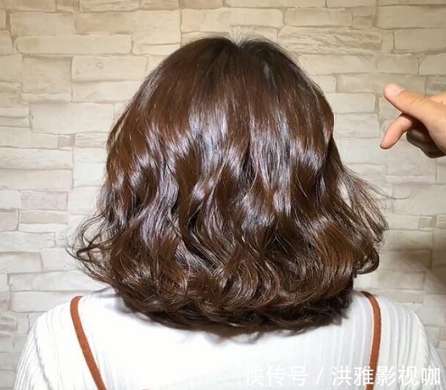 直发|45岁烫小卷不老,反而年轻5岁,比直发强10倍!头发稀少必备