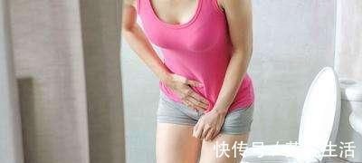 女性|女性上厕所时，“小便”若有3种异常，或是提醒你：更年期来了