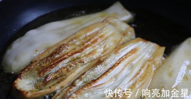 搅拌均匀|茄子换种吃法，一蒸二煎三焖，香味浓郁口感滑嫩，盖饭算一绝！