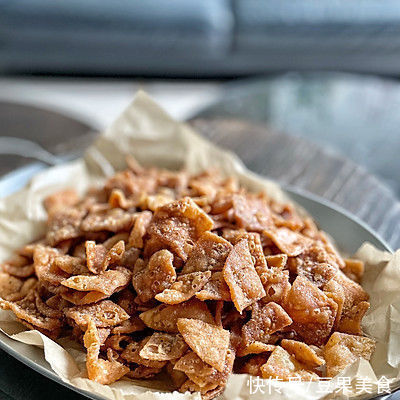 一吃就上瘾的简单又美味的追剧小零食：椒盐锅巴