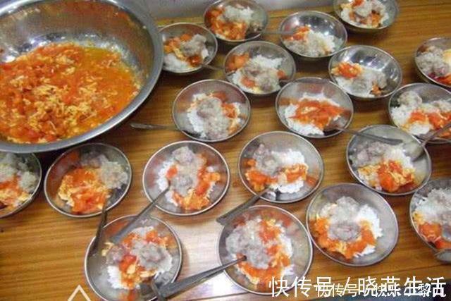 大锅饭|孩子在幼儿园吃饭吃得津津有味,回家却变成吃饭“困难户”为啥?