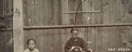 得起|清朝老照片：图一是德国人猖狂地坐在龙椅上，图五奢华的轿子几乎没人用得起