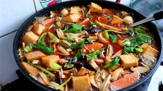 想吃麻辣冒菜不用买,手把手教你在家做,一做一大锅不够吃