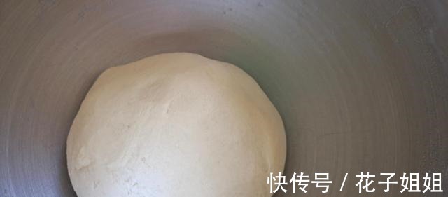 蛋黄酥|自制蛋黄酥的做法，层层酥脆口感好，中秋节送亲友有面子！