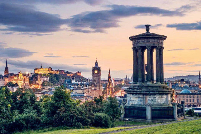 风笛声中的城堡#读书对苏格兰文化的温情述说与诗意表达 ——读《风笛声中的城堡——爱丁堡纪行》