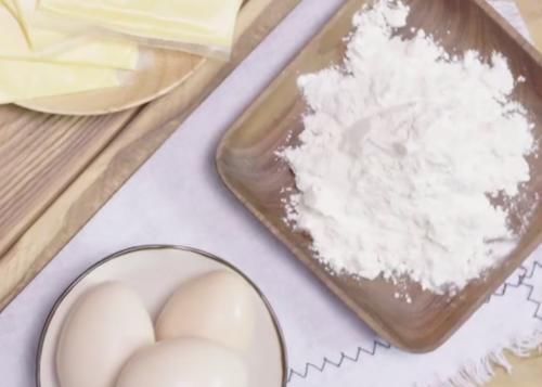 分享一款什锦鸡蛋披萨饼，简单好吃，营养美味，解馋的早餐美食