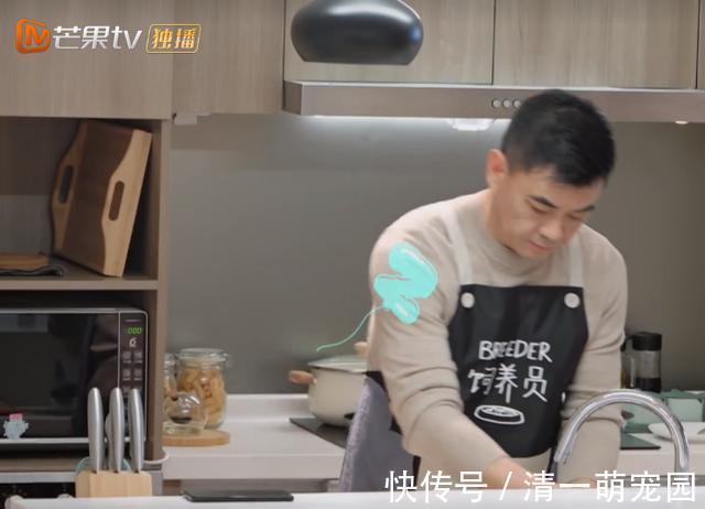 霸道總裁|蔣勤勤家小地板還臟亂,秦海璐家大又干凈,幸福背后是老公的差距