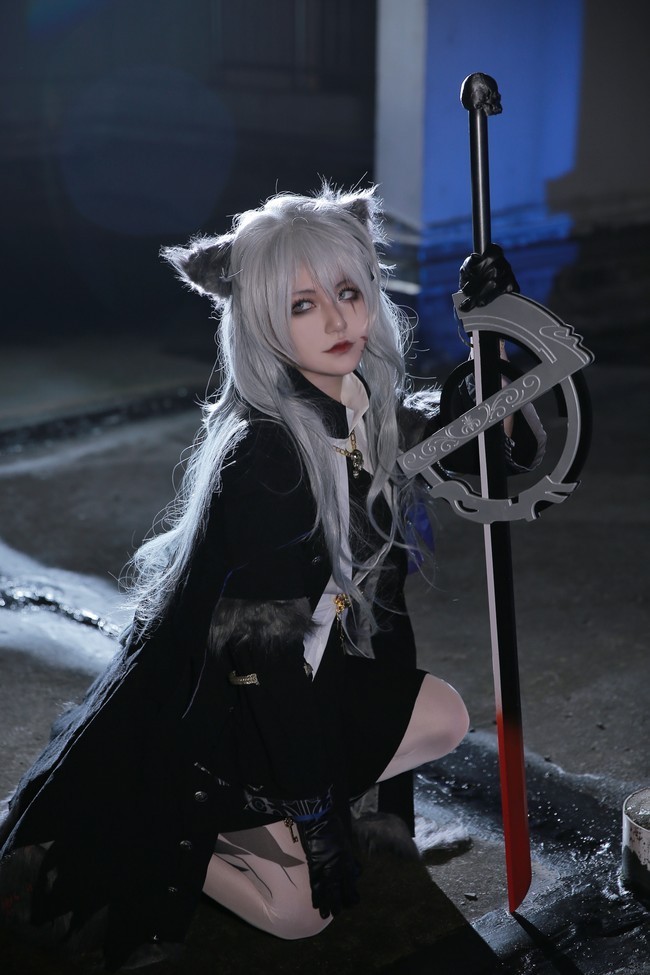 拉普兰|cos:明日方舟,白丝拉普兰德,有点亮的反光