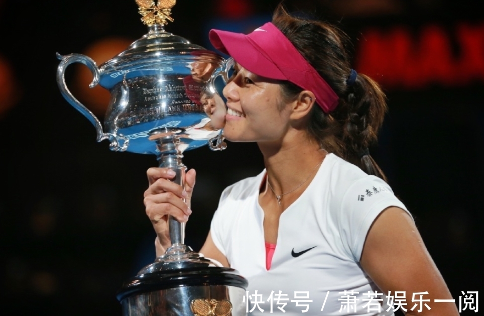中国金花|40岁李娜公开亮相!美若少女,退役前总收入超4亿,仍在拼命工作