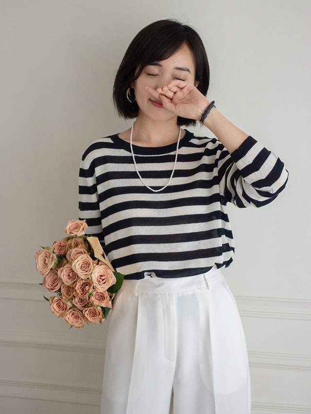 阔腿裤|入秋后不要瞎打扮,今年流行“条纹针织开衫+直筒裤”,显瘦洋气